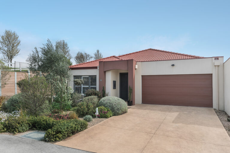 24 Florentino Close, Hidden Valley VIC